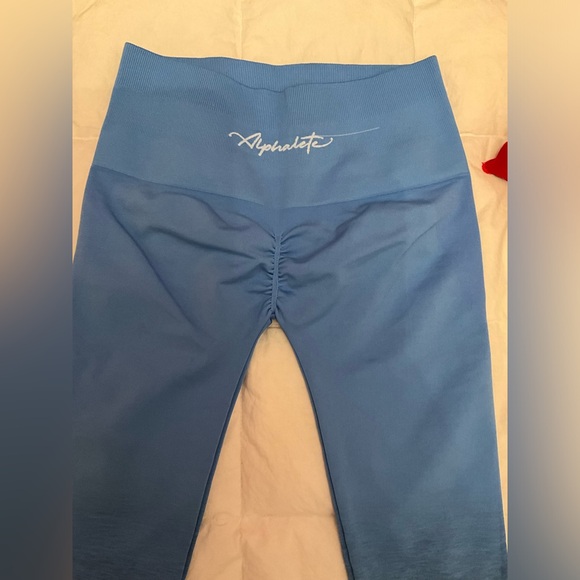 Alphalete Blue Moon Ombre  Scrunch Booty Amplify leggings - Picture 4 of 4
